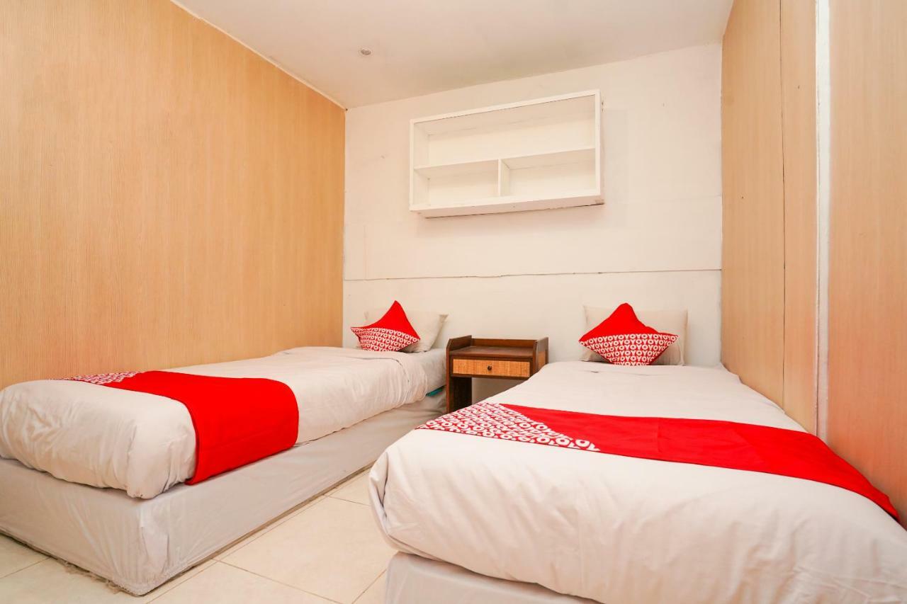 Super Oyo 710 Naomi Heritage 2* Surabaya