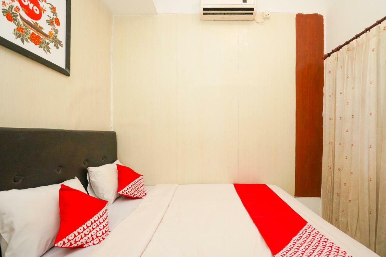 Super Oyo 710 Naomi Heritage 2* Surabaya
